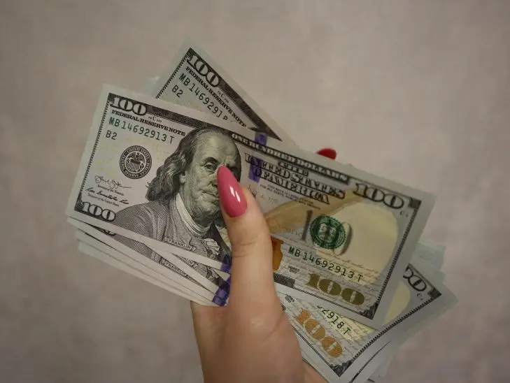 Эксперты изменили прогнозы по доллару: о чем предупредили держателей этой валюты