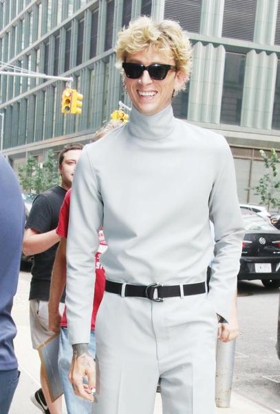 Экстремальная диета Machine Gun Kelly: бывший Меган Фокс ест всего пару раз в неделю