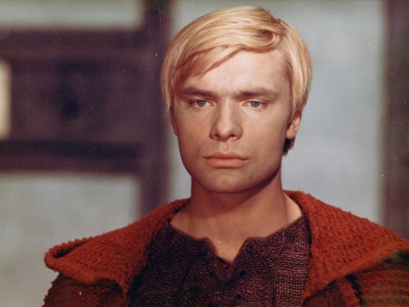 Ему мстила «вторая леди СССР», но он все равно обрел счастье с американкой: личная жизнь «последнего романтика советского кино» Олега Видова