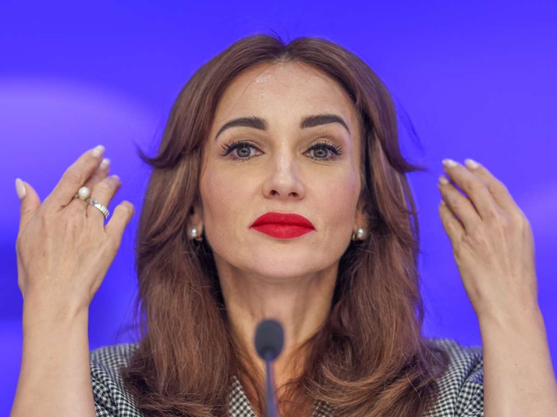 «Есть свои особенности у него»: зачем Анфисе Чеховой и ее жениху понадобилась помощь психолога