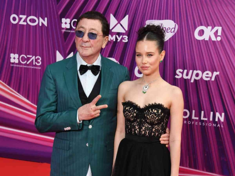 «Это просто секс»: юная возлюбленная Лепса откровенно об отношениях с артистом