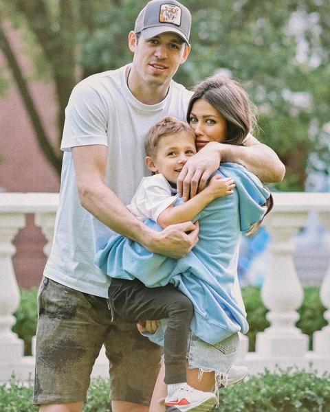 Евгений Малкин и Анна Кастерова развелись