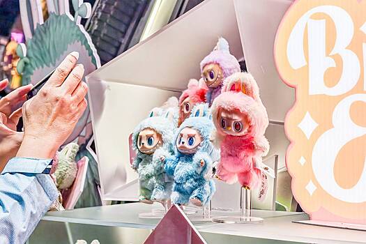 В России захотели запретить продажу игрушек Лабубу