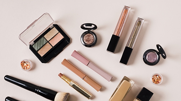 Дерматолог предупредил о косметике, которой нельзя пользоваться