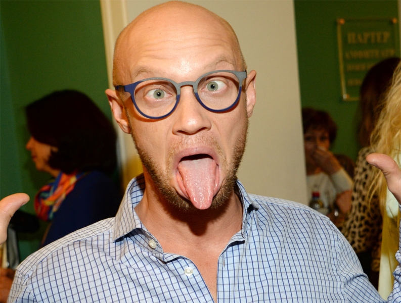 Хамство, агрессия и полный неадекват: Хрусталев устроил пьяный дебош в самолете