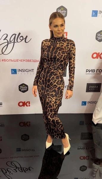 Хилькевич появилась на красной дорожке с коляской — в поддержку современных женщин