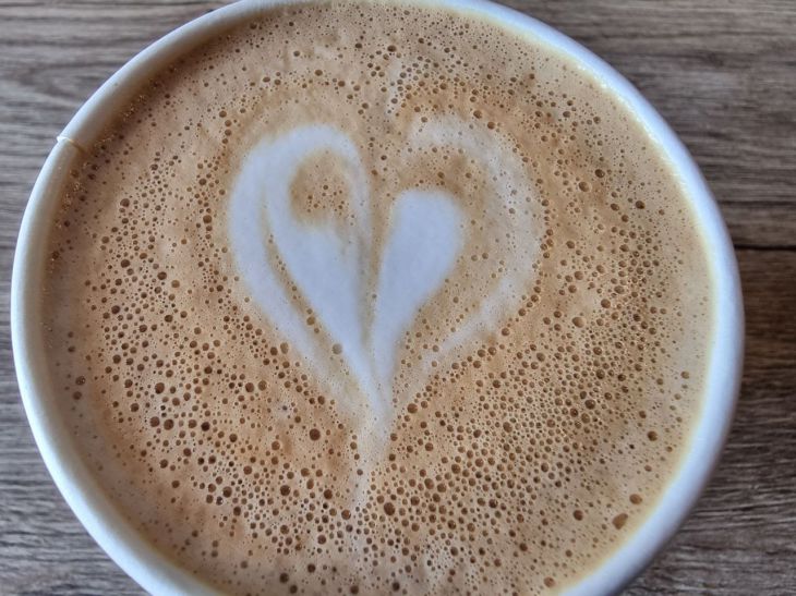 Химия вашего тела: что нужно съесть утром до чашки кофе, чтобы избежать скачка сахара