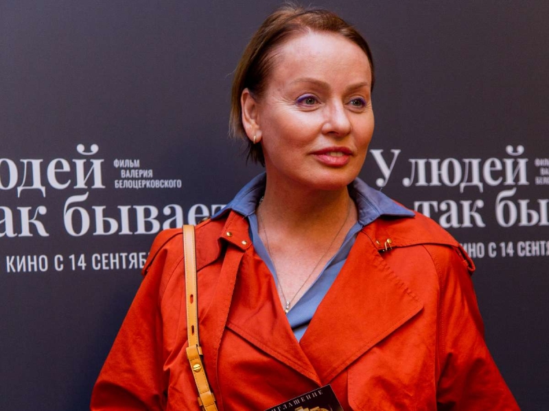 Интернат, потеря ребенка, романы с женатыми и банкротство: взлеты и падения Жанны Эппле