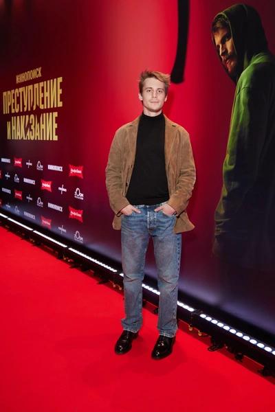 Иван Янковский дал редкий комментарий о сыне и принципах его воспитания «в тишине»