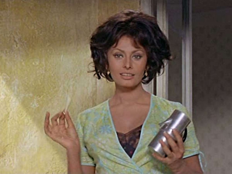 Из красавицы в итальянскую бабушку: вот как сейчас выглядит Софи Лорен