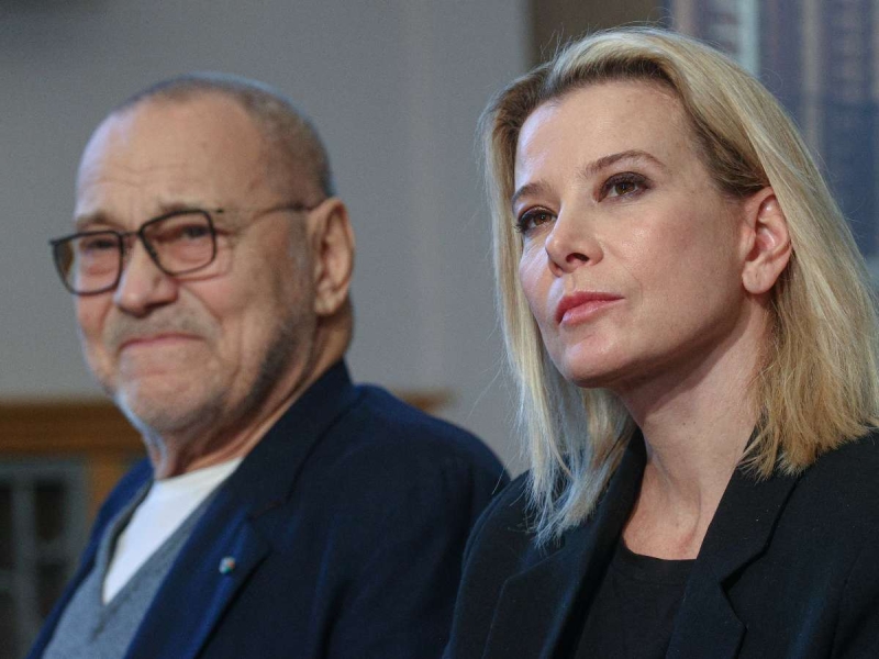 Юлия Высоцкая сообщила, что стала мамой в третий раз