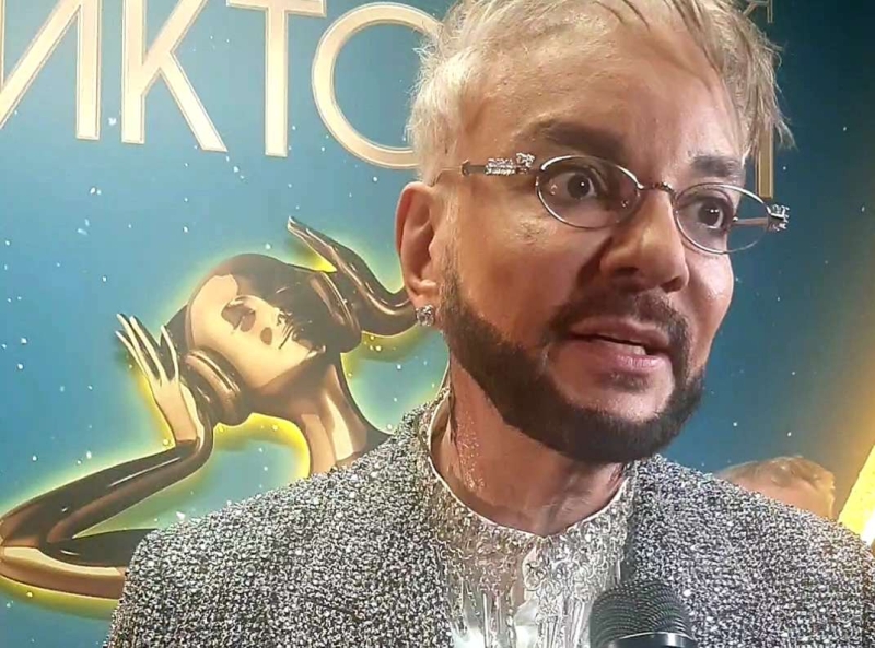 Кадры недели: Певец Воробьев показал молодую жену, Киркорова выпустили из больницы