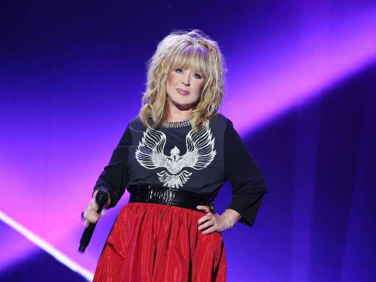 Кадры недели: Пугачева раскрыла, как ей живется за рубежом, Седокова показала снимки без фотошопа