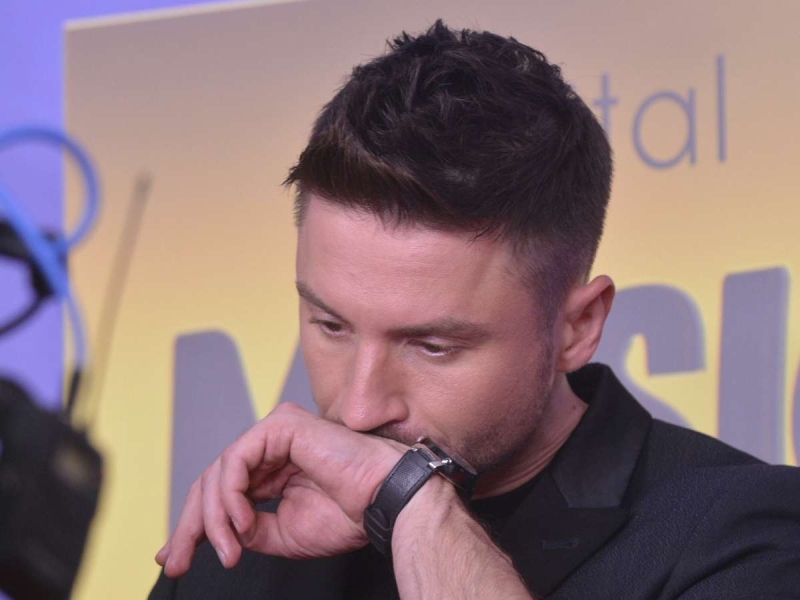 «Как быстро бежит время!» Сергей Лазарев показал красавицу-дочь на выпускном