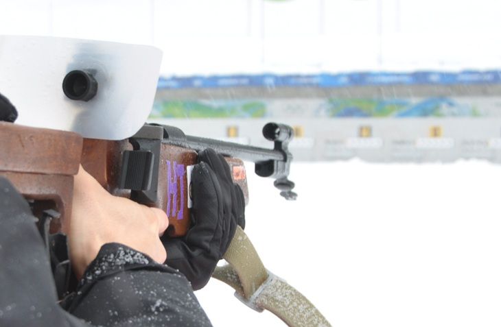 Карты, деньги, две винтовки: в женской сборной Франции по биатлону опять скандал