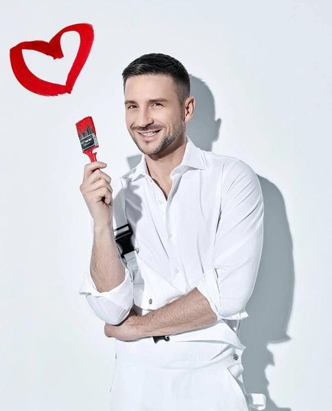 Концерт Лазарева в Сочи обернулся скандалом — танцы для взрослых и баня в зале