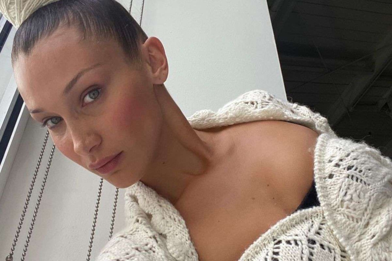 Мама Беллы Хадид показала откровенные фото дочери в больнице