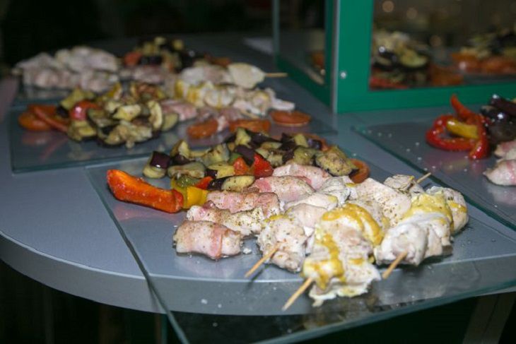 Массовое отравление в «Пит Stop»: какие нарушения обнаружила санслужба