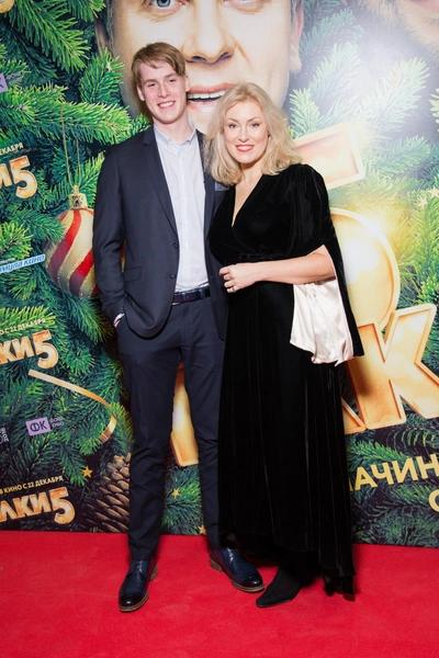 Мать умершей невестки Шукшиной не забывает внука, но с сестрой его не знакомит