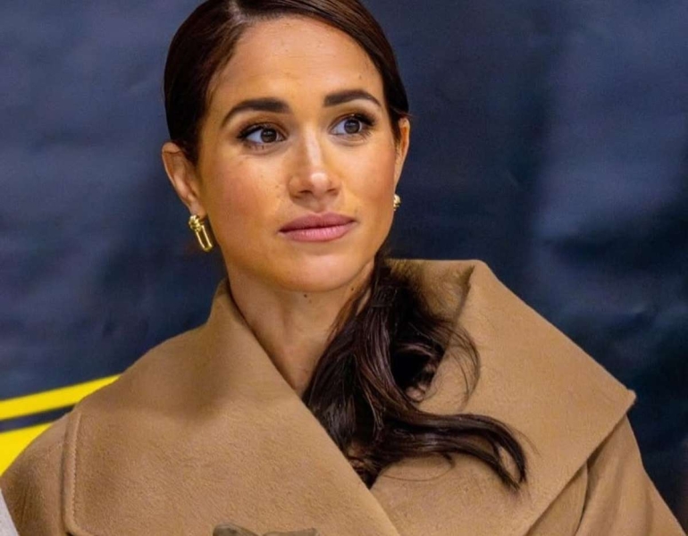 Меган Маркл разозлила фанатов Кейт Миддлтон праздничным фото с Гарри