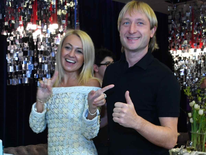 Могут сразу купить несколько роскошных квартир в Москве: раскрыт заработок Рудковской и Плющенко с ледовых шоу