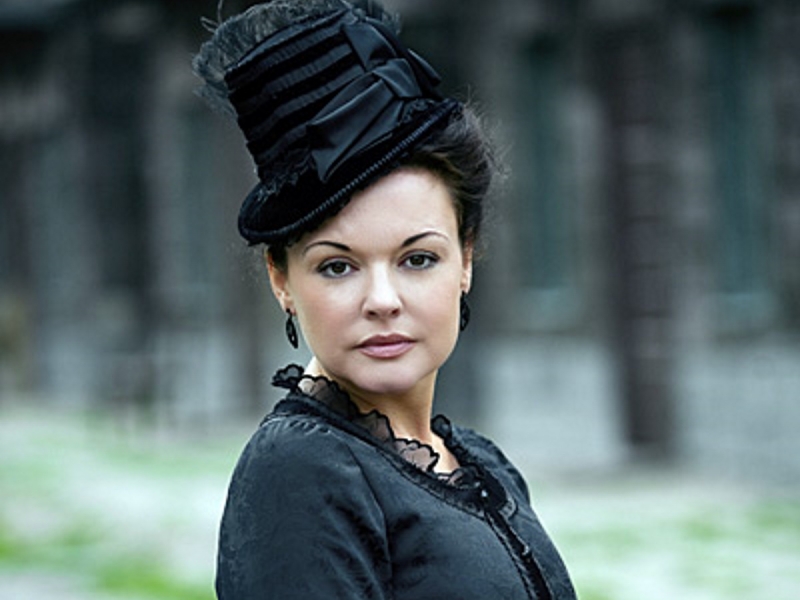 Муж ушел к стриптизерше, а сама она из мести соблазнила сына подруги: нескучная личная жизнь дочери Валентины Талызиной