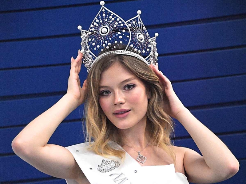 «Мужик ей изменяет и свекровь не любит»: «мисс Россия-2022» Анна Линникова публично унизила Анастасию Костенко