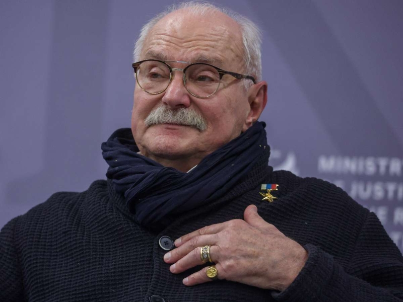 На юбилее Никиты Михалкова собрался почти весь клан: пришел Кончаловский и сын от Вертинской