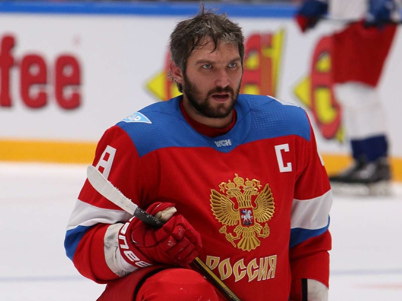 «Наш парень прошел игру на самом сложном уровне»: Овечкин установил мировой рекорд, забив 895-ю шайбу