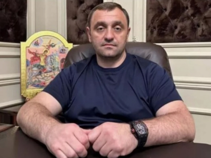 Названы основные версии убийства основателя батальона «Арбат» Саркисяна. СМИ узнали о личности террориста-смертника