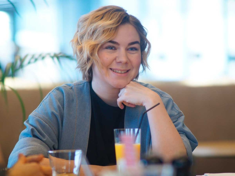 «Не могу встать, не могу говорить»: как живет сбежавшая из «Уральских пельменей» Стефания-Марьяна Гурская