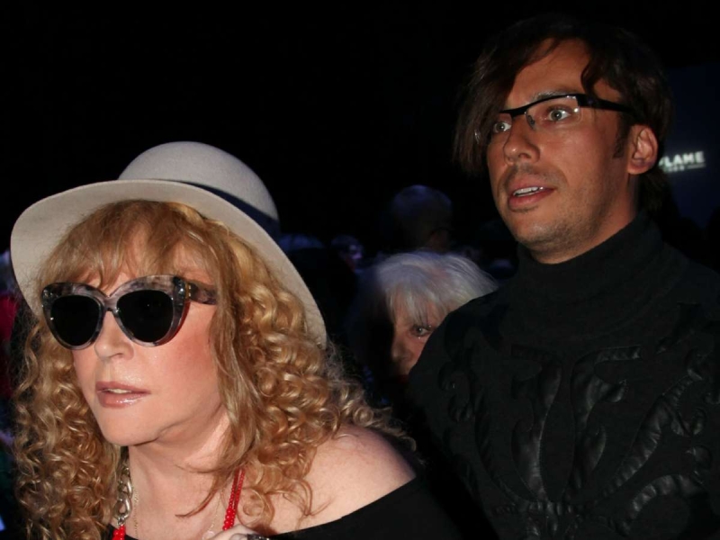 Неузнаваемая Алла Пугачева начала прятаться от камер: вот в чем причина