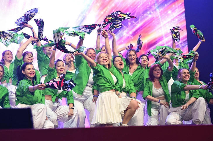 Новый рекорд России: 3184 человека и Ольга Бузова станцевали Zumba