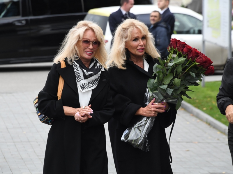 Обиды на мать, голоса в голове или алкоголизм: что на самом деле погубило сына солистки дуэта «Сестры Зайцевы»