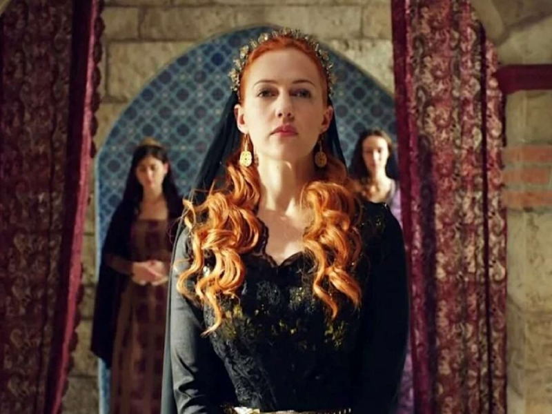 Обмороки, сломанные конечности и нападение: через какой ад пришлось пройти звездам «Великолепного века»