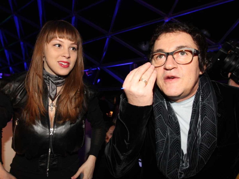 Одинаково баловал и жену, и любовницу: что известно об амурных похождениях нового мужчины Полины Дибровой