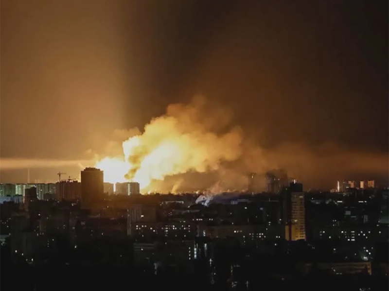 «Огненный ад» третью ночь подряд: Украину атаковали сразу 300 БПЛА «Герань»