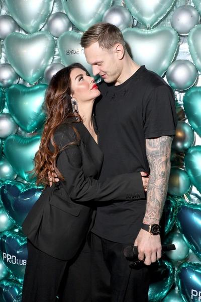 Отец и друг Тиммы обвинили Седокову в краже его коллекции футболок и кроссовок