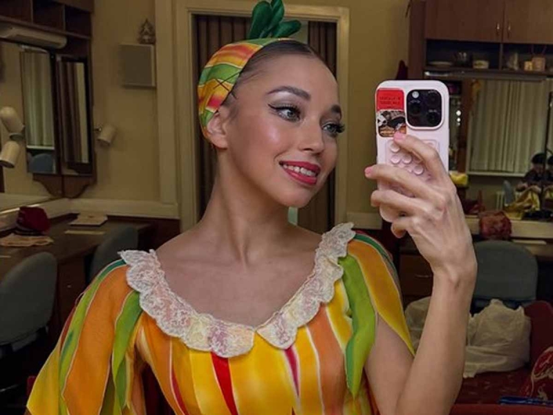 «Папа мне его не покупал!» Дочь Шувалова о дипломе актрисы и народном гневе из-за кадрили в «Анюте»