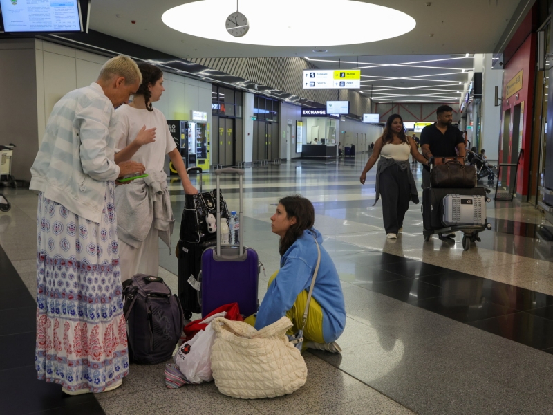 Пассажиров Шереметьево попросили покинуть аэропорт, чтобы избежать давки на фоне сбоя в работе «Аэрофлота»