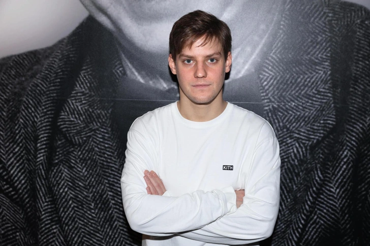 Павел Табаков заговорил о свадьбе с девушкой, с которой встречается 5 лет