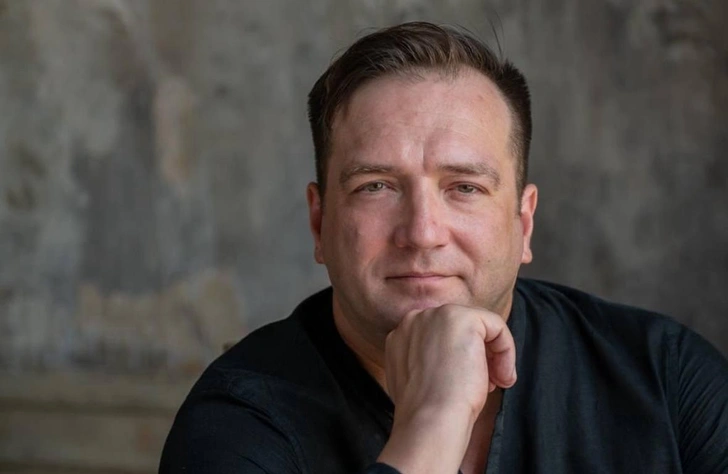 Петр Красилов тайно женился в третий раз: «Она терпеливо ждет меня дома»