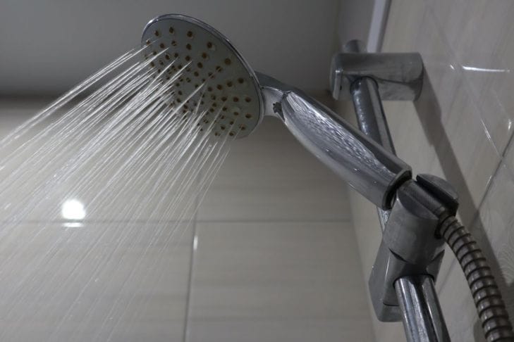 Почему холодный душ полезен для иммунитета