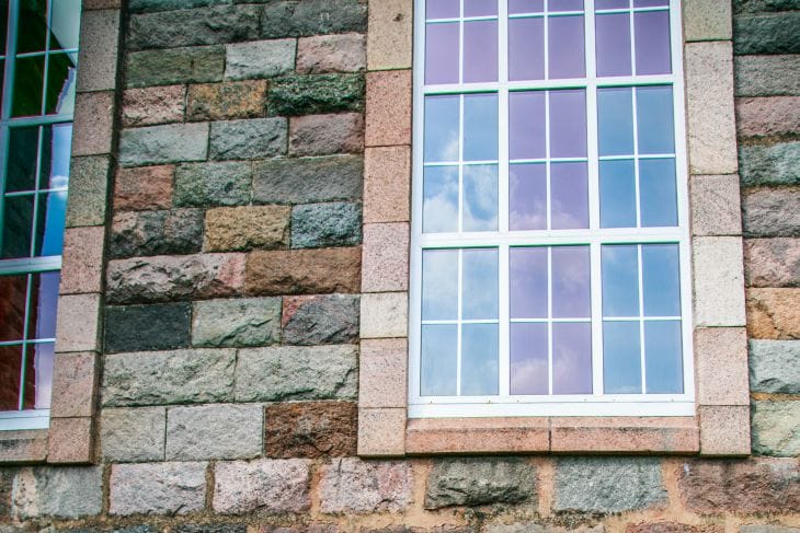 Почему в Швеции окна всегда на виду? Вся правда о законе Янте