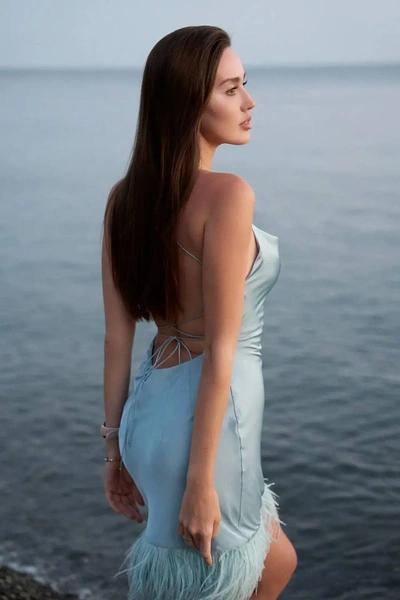 Подписчики уверены, что новая грудь Костенко «слиплась» — честный ответ хирурга