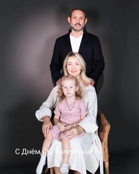 Поисковики нашли выгоревшее дерево в тайге — как оно связано с Усольцевыми