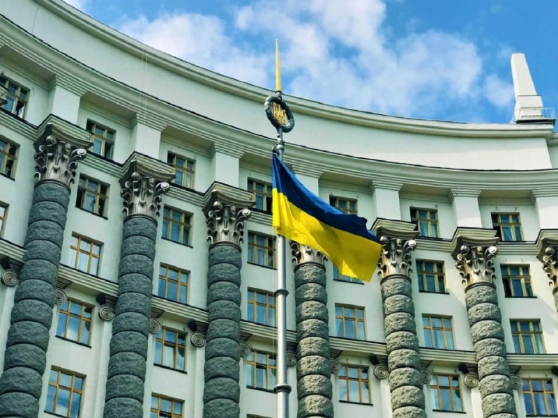 «Правительство Украины драпанет на Запад»: в Сеть «слили» секретный документ за подписью премьера Шмыгаля