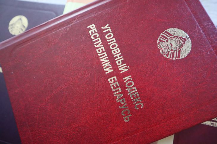 Причинила легкие телесные повреждения, будучи судимой за покушение на убийство: прокуратурой возбуждено уголовное дело