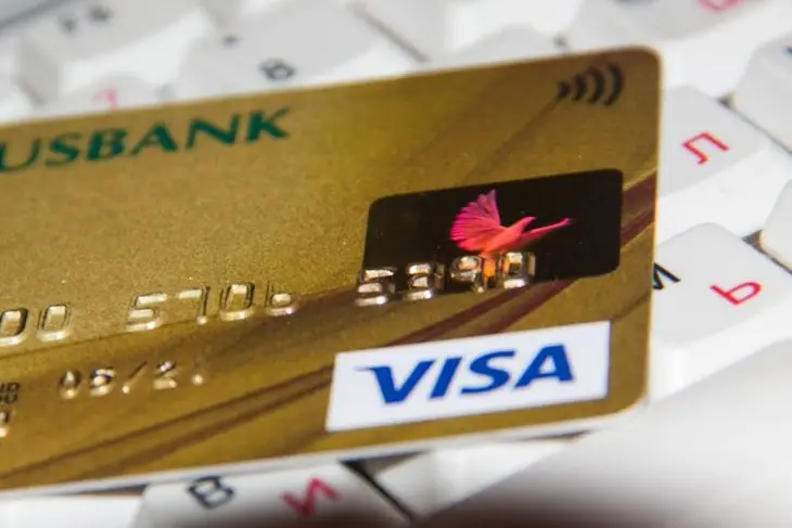 Приложил карту к смартфону – потерял 25 000 рублей: минчанин пострадал от NFC-схемы мошенников