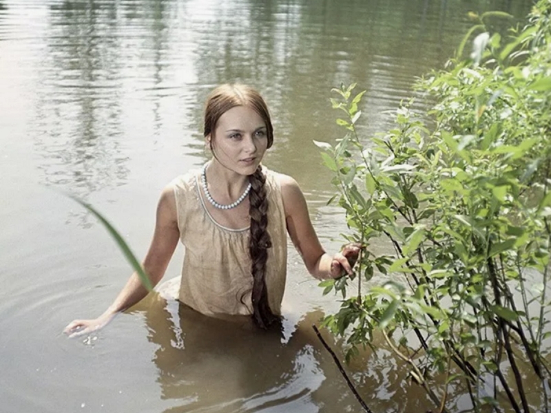 Пыталась стать матерью 12 лет, похоронила мужа перед родами: как живет сыгравшая Аленушку в фильме «Финист — Ясный сокол» Светлана Орлова